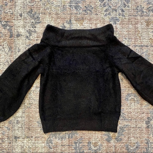 H&M Sweaters - Off-the-Shoulder Sweater